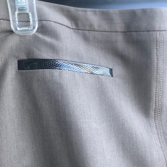 Grey Skirt w Faux Leather Lining - Picture 2 of 8